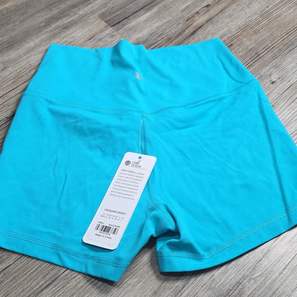CRZ YOGA High Waist Crossover Shorts - Picture 5 of 6